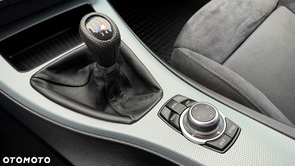 BMW Seria 3 318i Edition Sport - 26