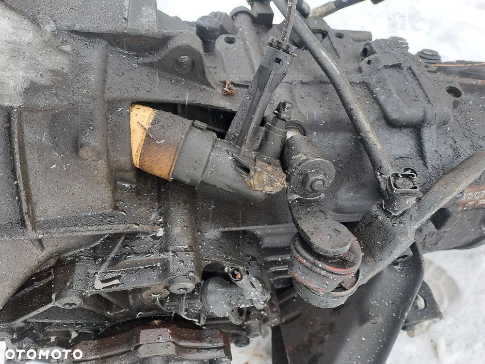 Audi A6 C5 1.9 TDi 130KM AWX skrzynia 6-biegowa 8150070803 - 8