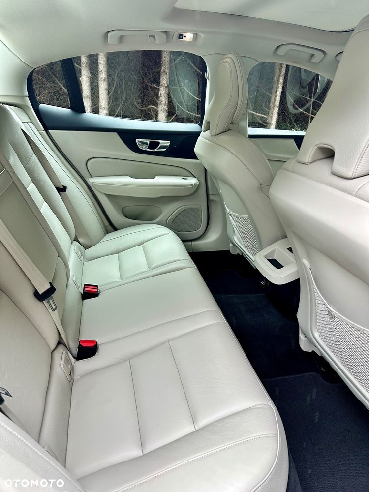 Volvo S60 T6 AWD Momentum Pro - 18