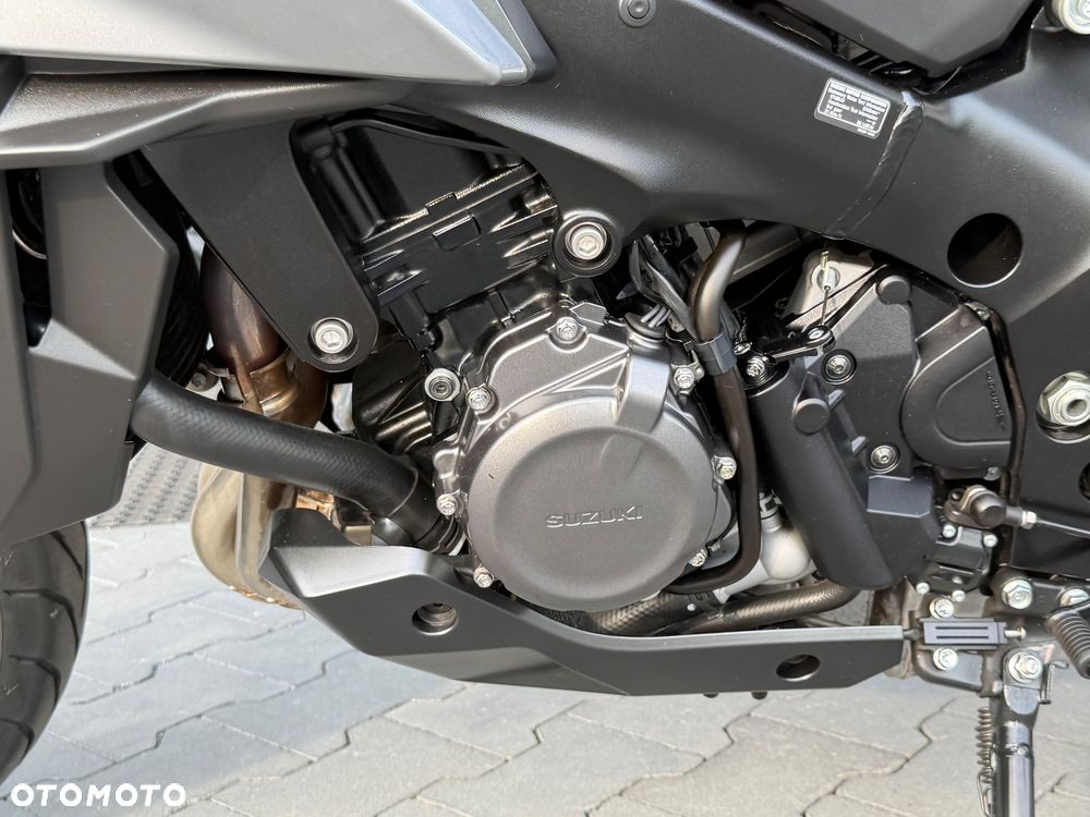Suzuki GSX 1000 - 35