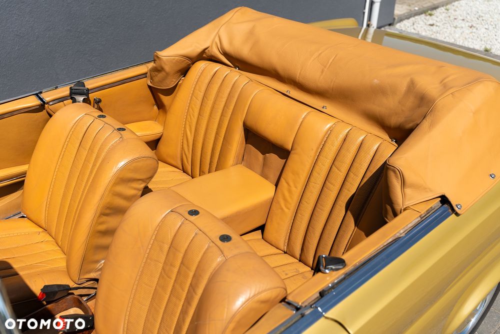 Mercedes-Benz 280 - 35