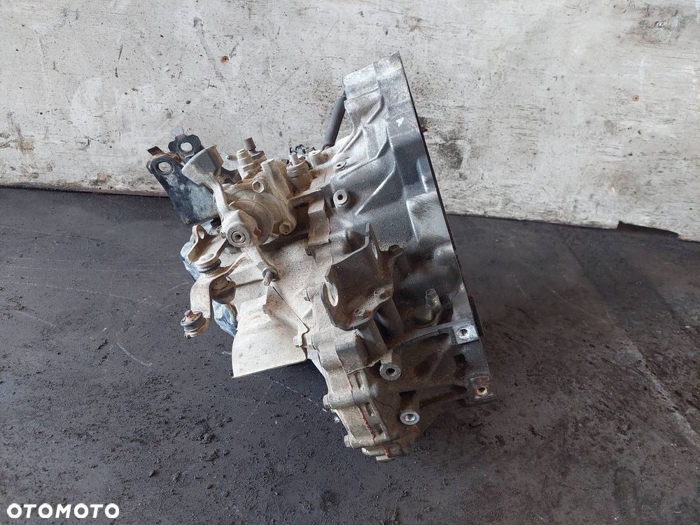 SKRZYNIA BIEGÓW TOYOTA COROLLA VERSO  2.0 D4D - 3