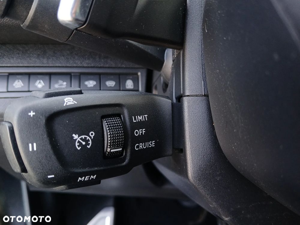 Peugeot 5008 1.6 PureTech GT S&S EAT8 - 22