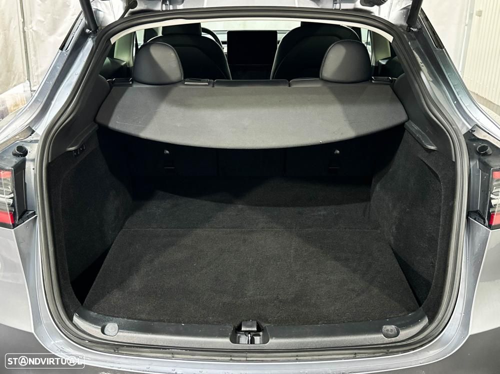 Tesla Model Y Performance Dual Motor AWD - 44