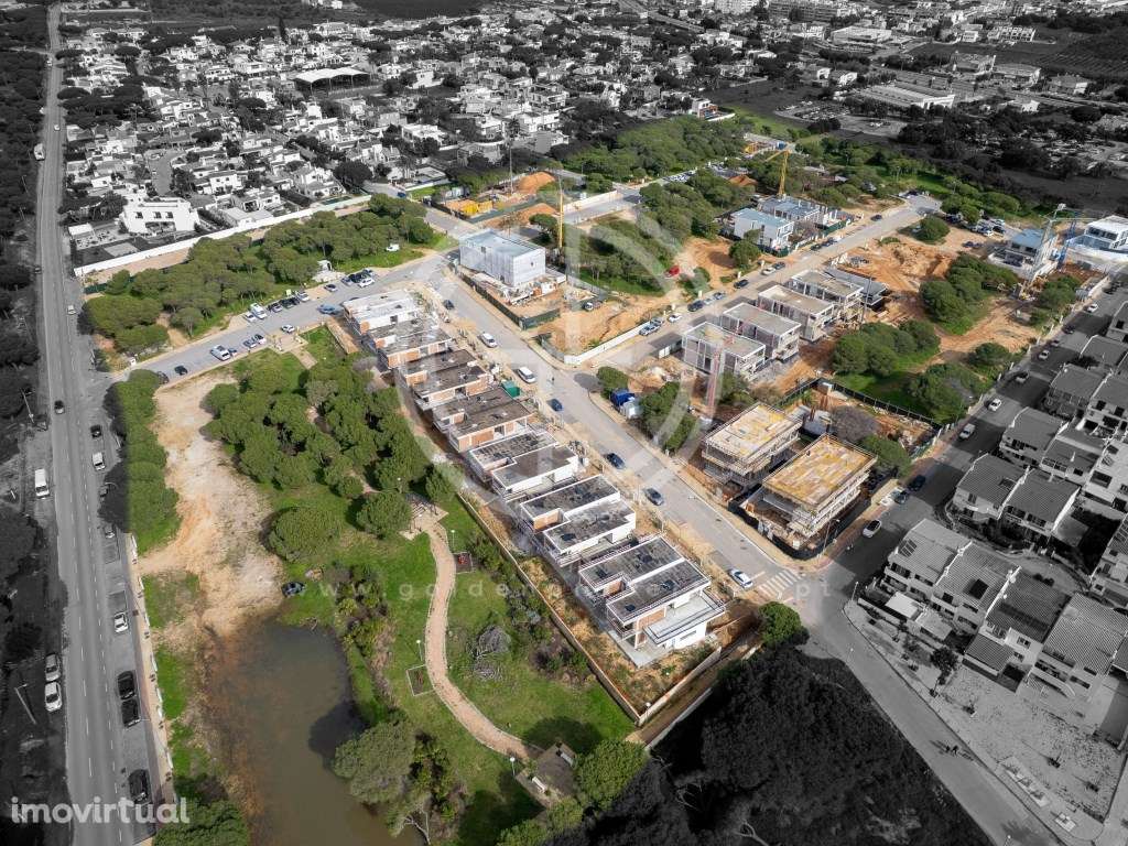 Moradia em T3 em banda em Faro - Grande imagem: 4/58