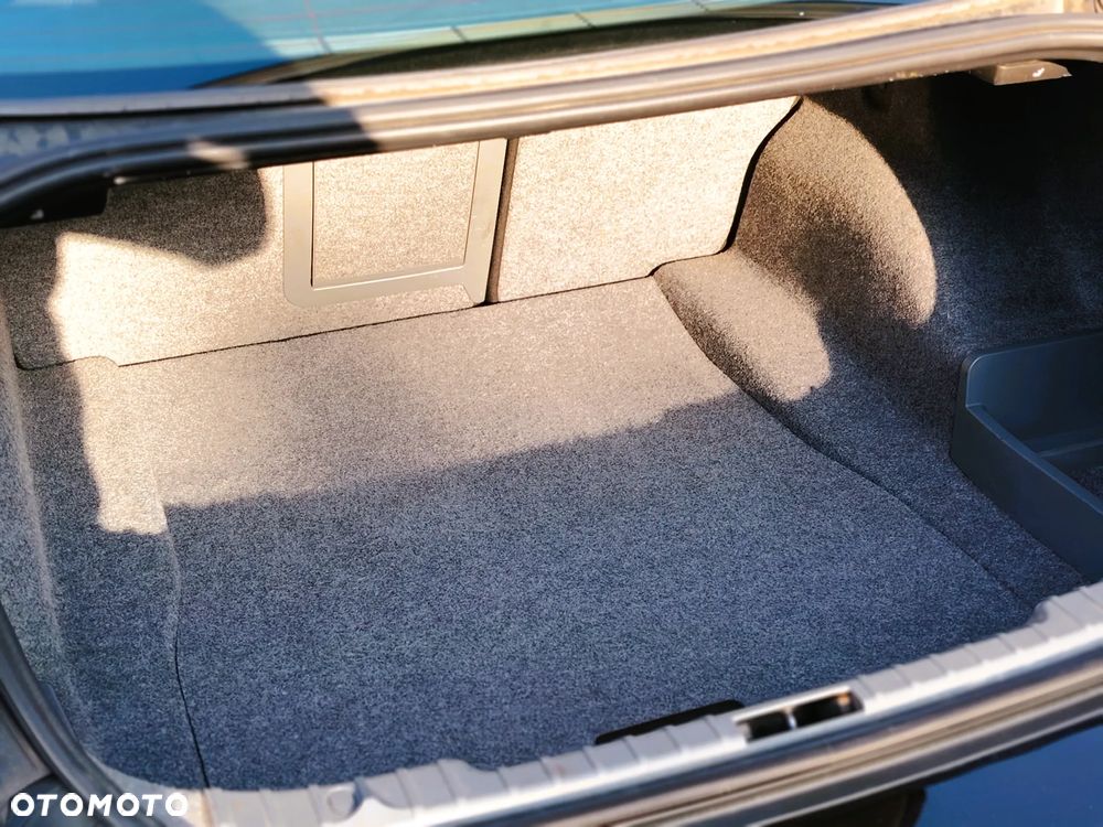 BMW Seria 3 318d - 14