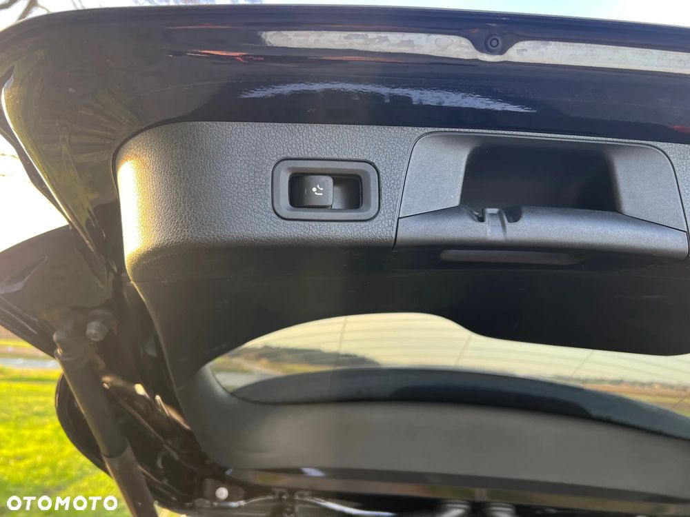 Mercedes-Benz GLB 220 d Edition 1 8G-DCT - 17