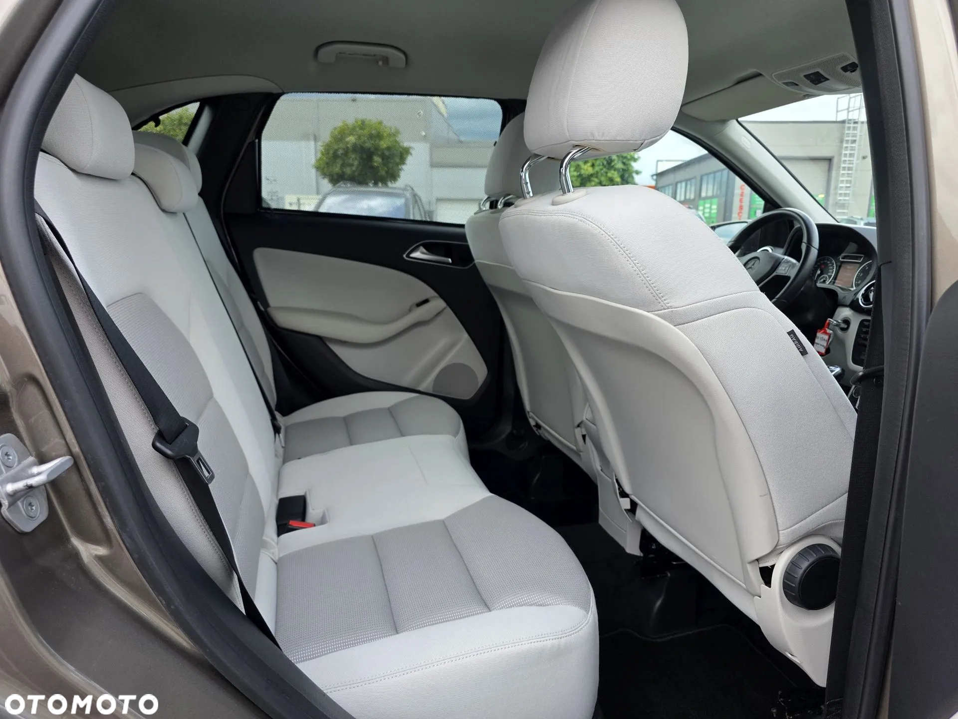 Mercedes-Benz Klasa B 180 BlueEFFICIENCY Edition Style - 11