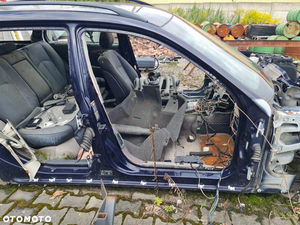 Mercedes-Benz Klasa E 300 T CDI DPF BlueEFFICIENCY 7G-TRONIC - 7