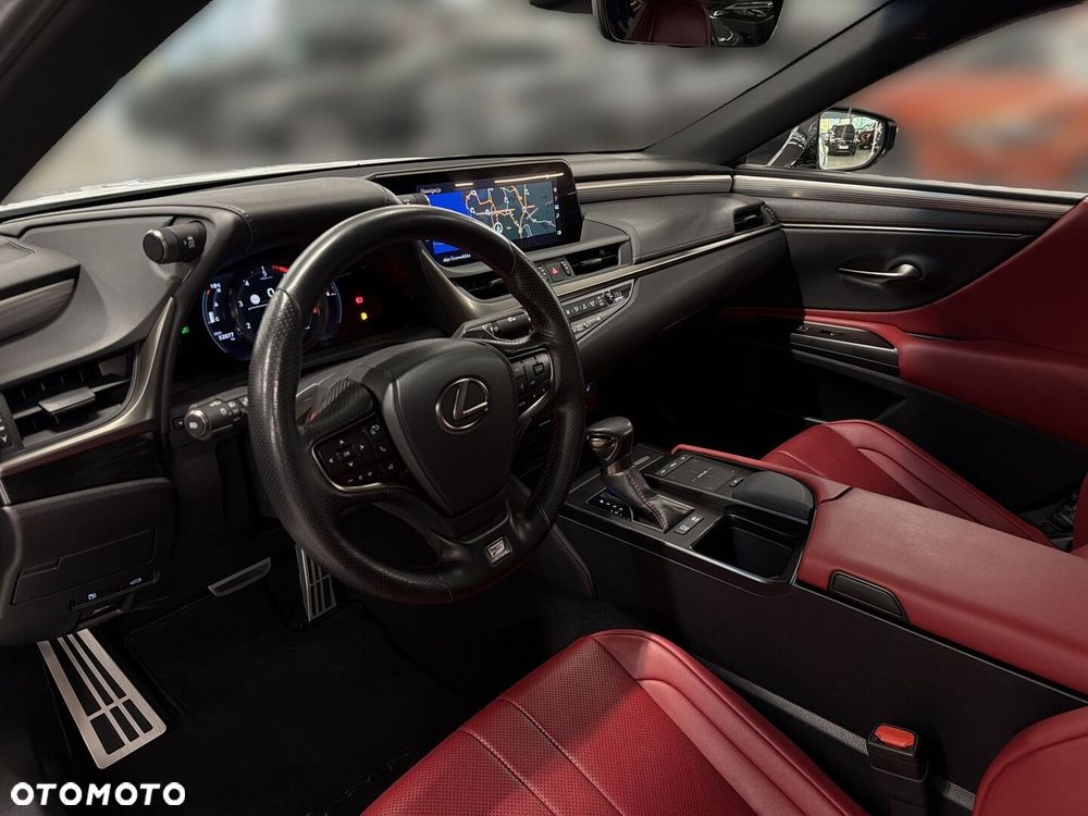 Lexus ES 300h F Sport Edition - 10