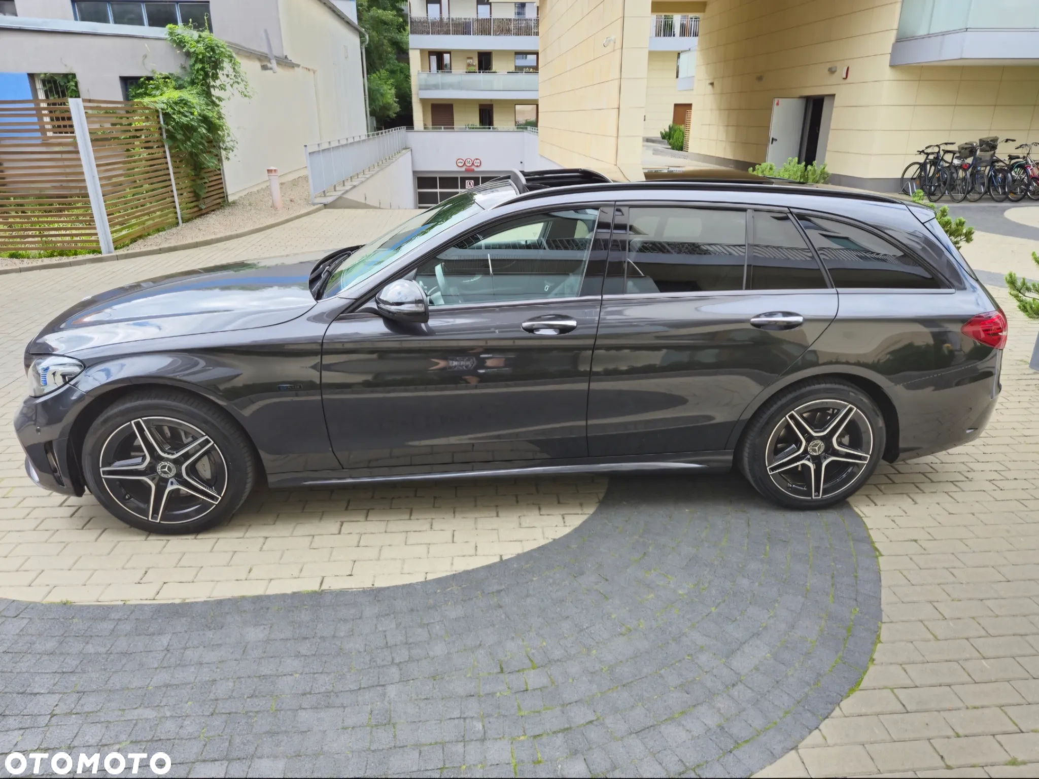 Mercedes-Benz Klasa C 300 e T 9G-TRONIC AMG Line - 4
