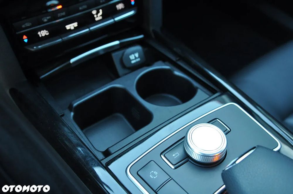 Mercedes-Benz Klasa E 250 CGI BlueEff Avantgarde - 18