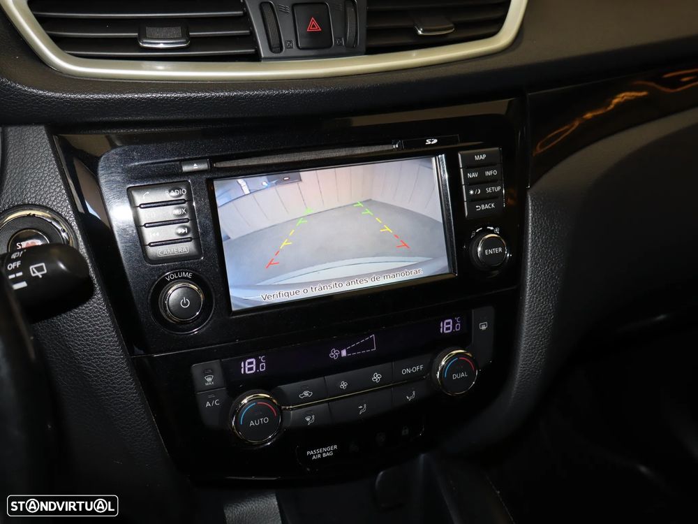 Nissan Qashqai 1.6 dCi Xtronic N-Connecta - 21