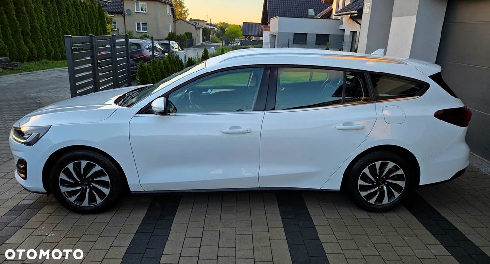 Ford Focus 1.0 EcoBoost Titanium Business - 3