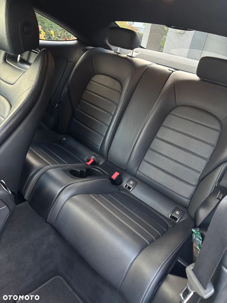 Mercedes-Benz Klasa C 300 7G-TRONIC - 6