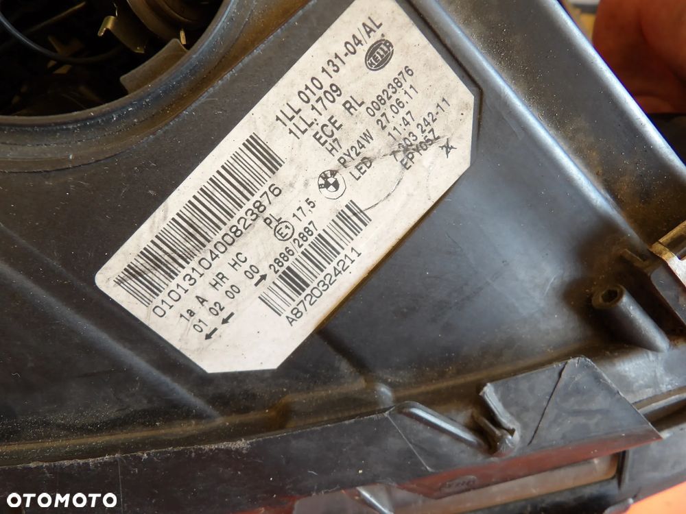 BMW - F10 - H7 - PĘKNIĘTE SZKŁO I OBUDOWA - PRAWA LAMPA PRZEDNIA - UK - 7203242 - 10