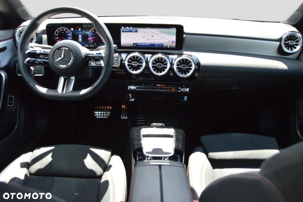 Mercedes-Benz CLA 200 mHEV AMG Line 7G-DCT - 17