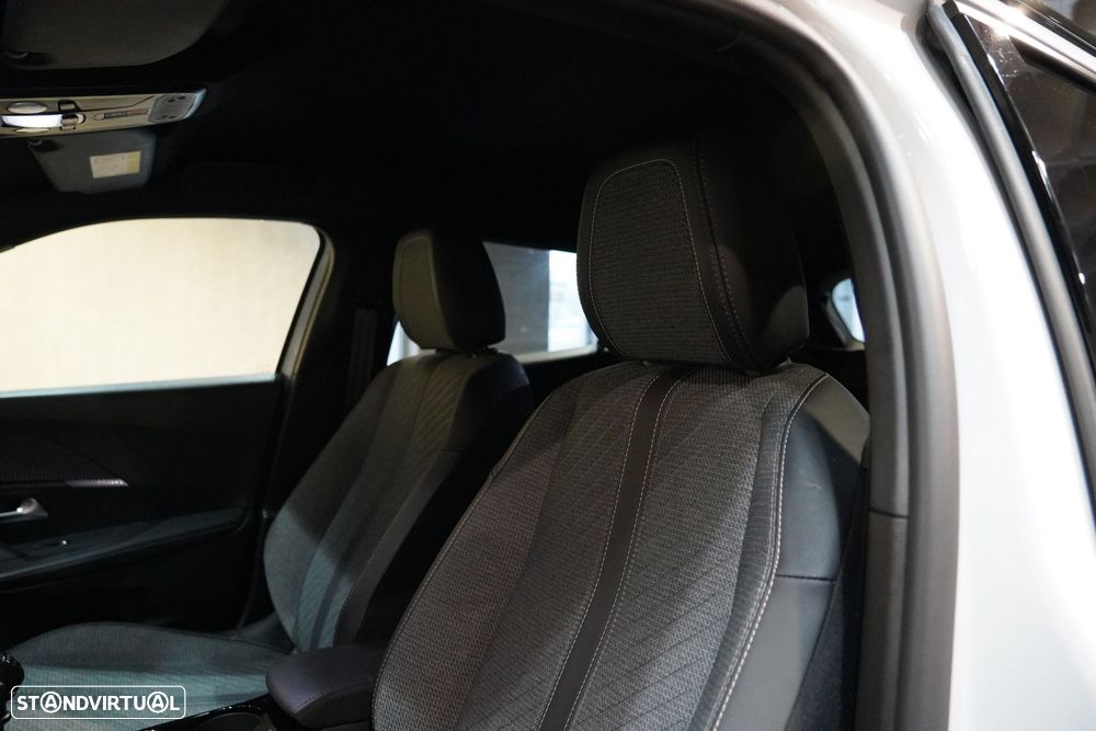 Peugeot 2008 PureTech 100 Allure - 21