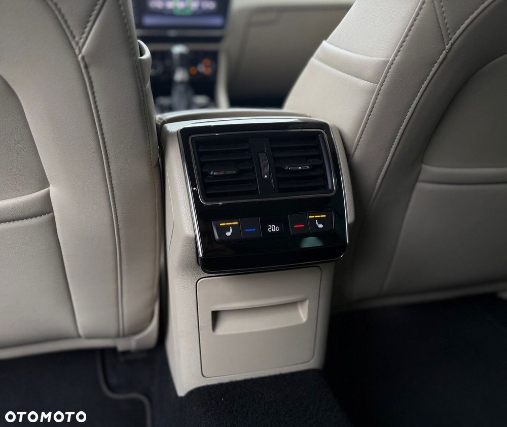 Skoda Superb 2.0 TDI 4x4 L&K DSG - 25