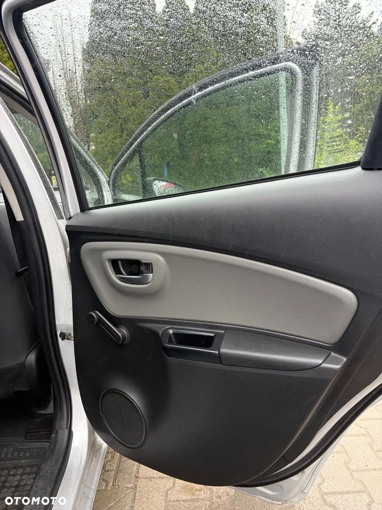 Toyota Yaris - 8