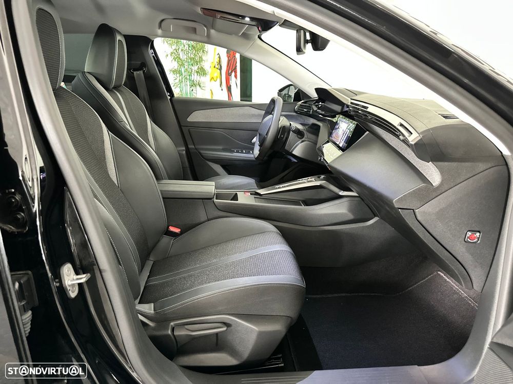 Peugeot 408 1.2 Hybrid Allure e-DCS6 - 30