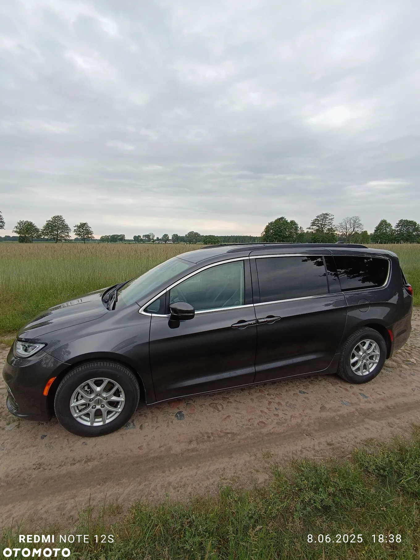Chrysler Pacifica - 4