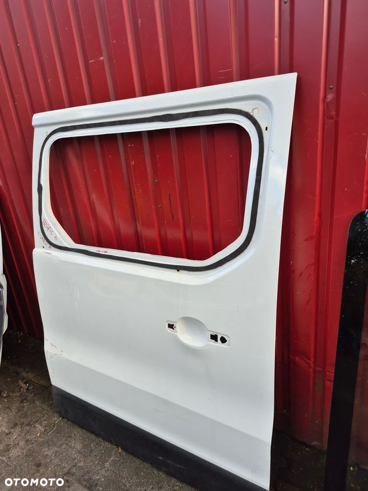 Renault Trafic III Opel Vivaro B drzwi prawe przesuwne 821526835R - 4