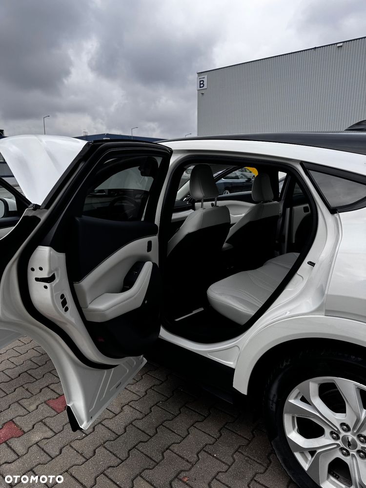 Ford Mustang Mach-E - 26