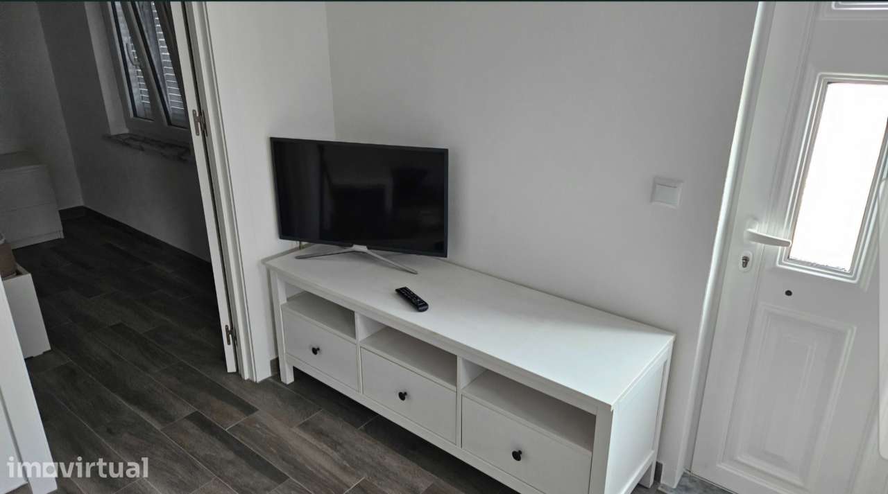 Apartamento T1, disponível em Outubro - Grande imagem: 5/5