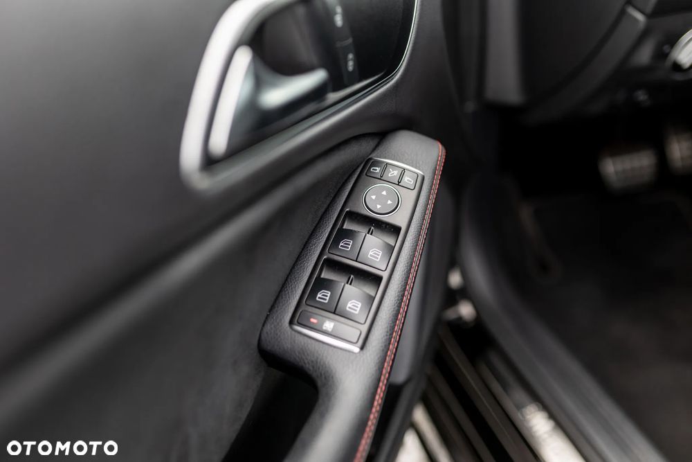 Mercedes-Benz CLA 250 4Matic 7G-DCT Sport - 14