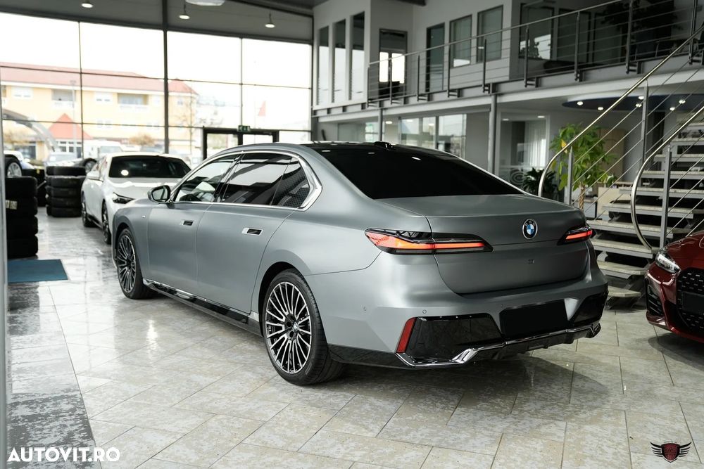 BMW Seria 7 740d xDrive MHEV - 8