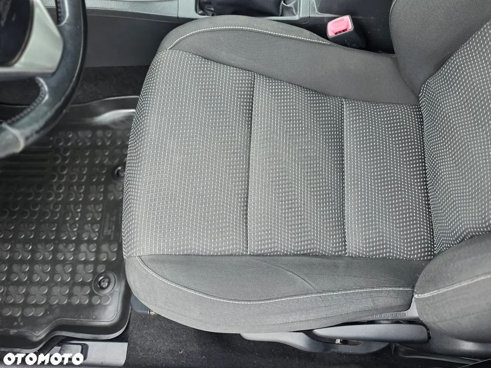 Toyota Auris 2.0 D-4D Prestige - 23