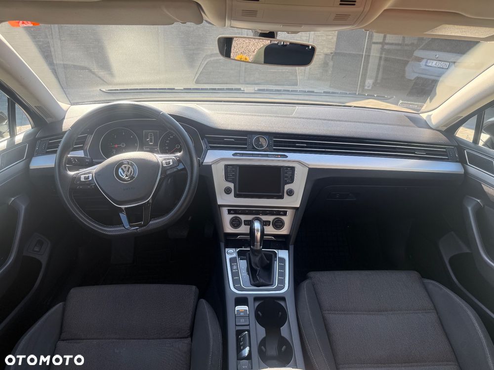 Volkswagen Passat 2.0 TDI SCR Comfortline DSG - 11