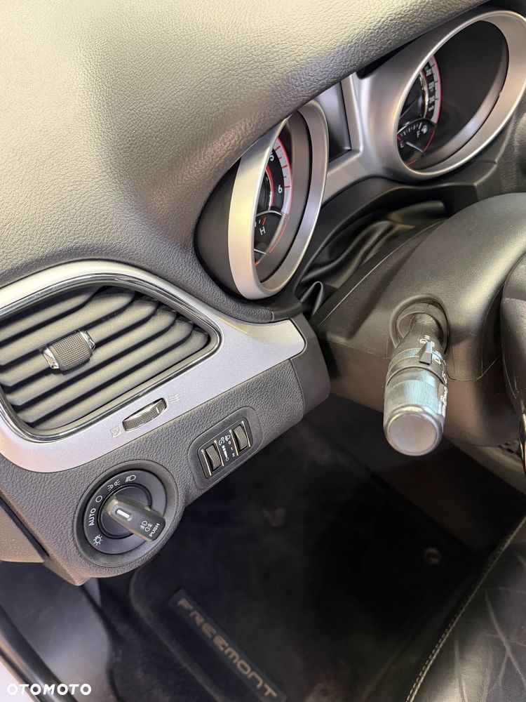 Fiat Freemont 2.0 Multijet Lounge AWD - 4