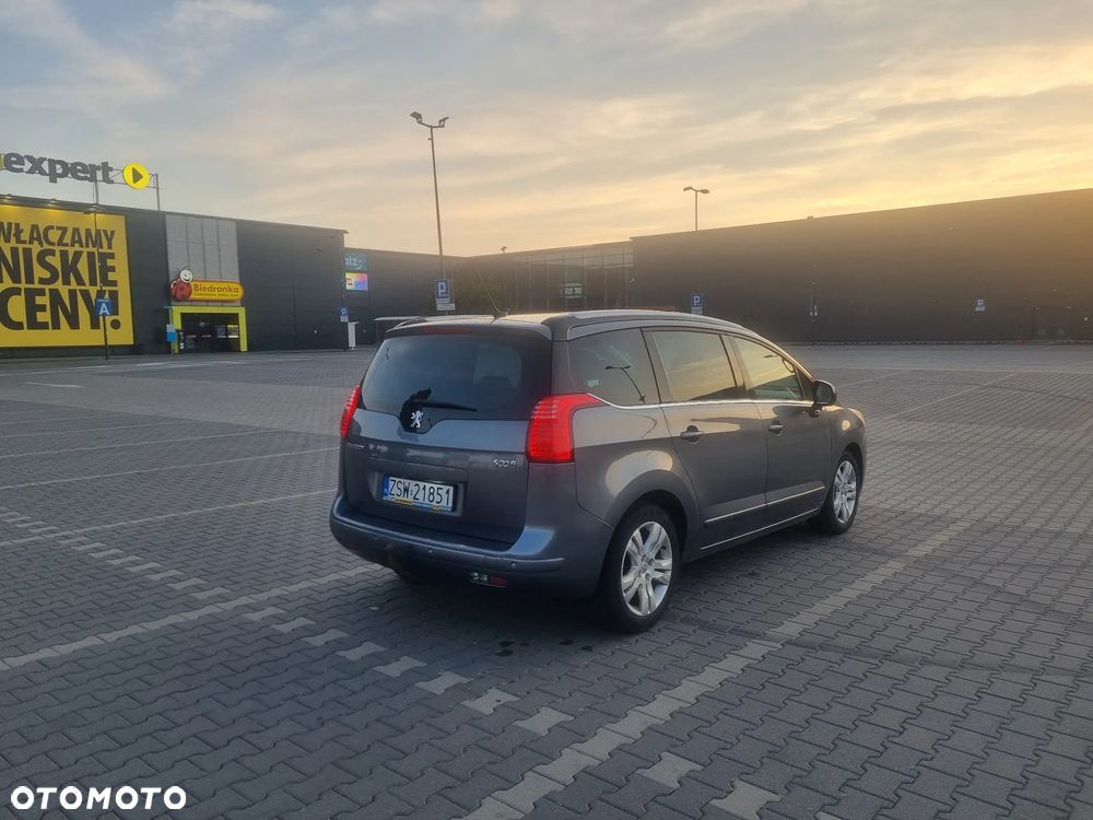 Peugeot 5008 - 5