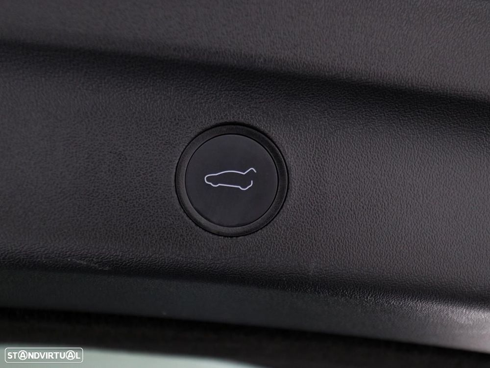 Tesla Model Y Long Range Tração Integral - 16