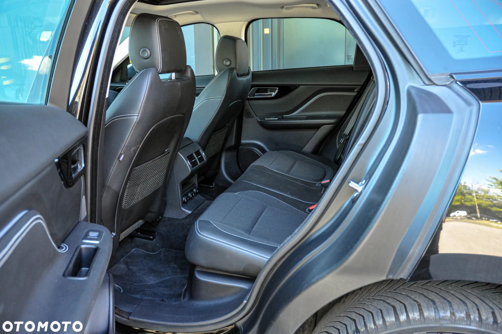 Jaguar F-Pace 2.0 i4D AWD R-Sport - 8