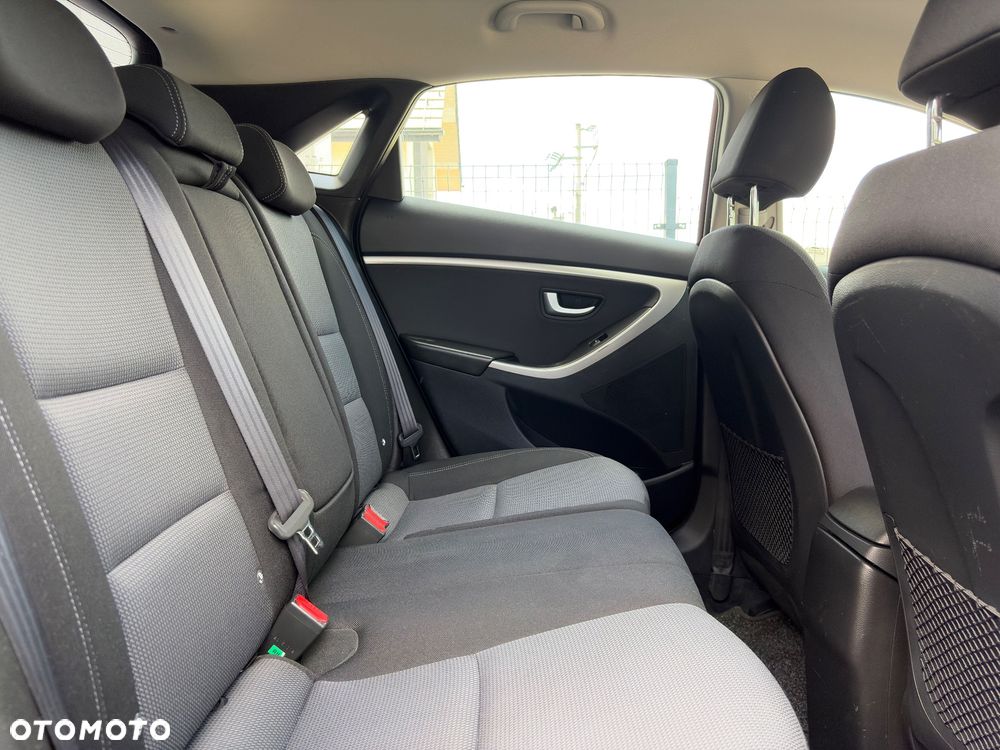 Hyundai i30 blue 1.4 Passion - 30