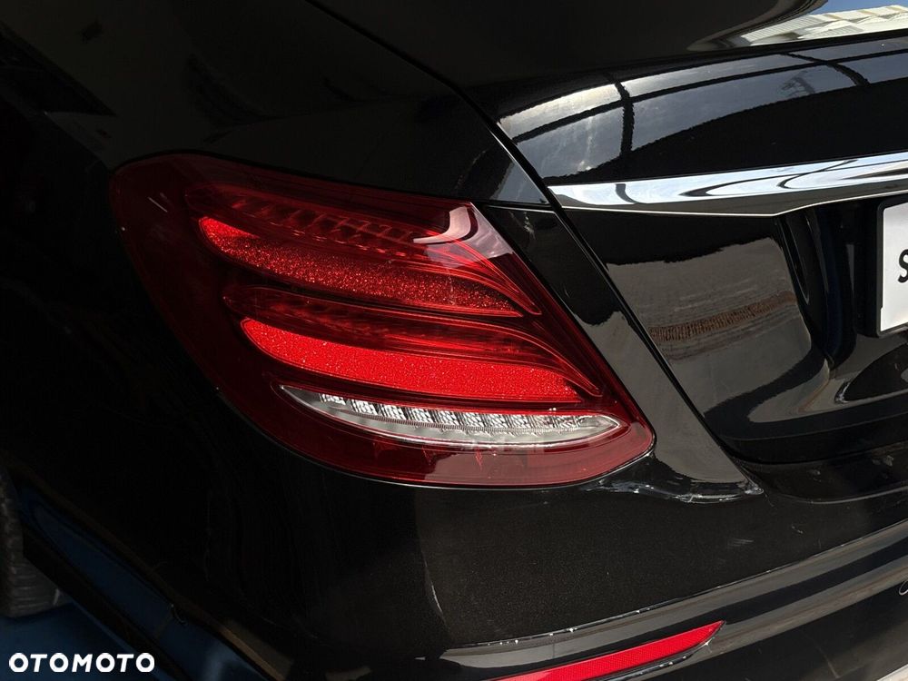 Mercedes-Benz Klasa E 220 d 4-Matic - 41