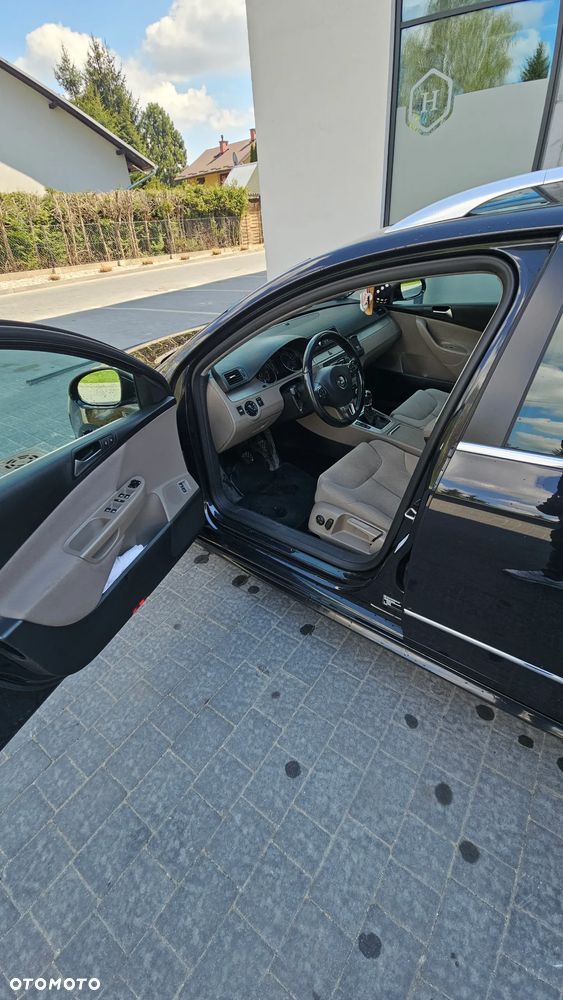 Volkswagen Passat 2.0 TDI Comfortline R-Style - 16