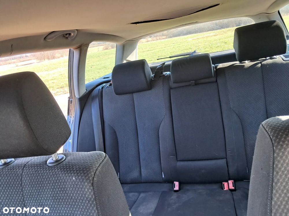 Volkswagen Passat - 17