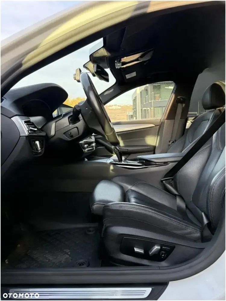 BMW Seria 5 530i Sport Line - 6