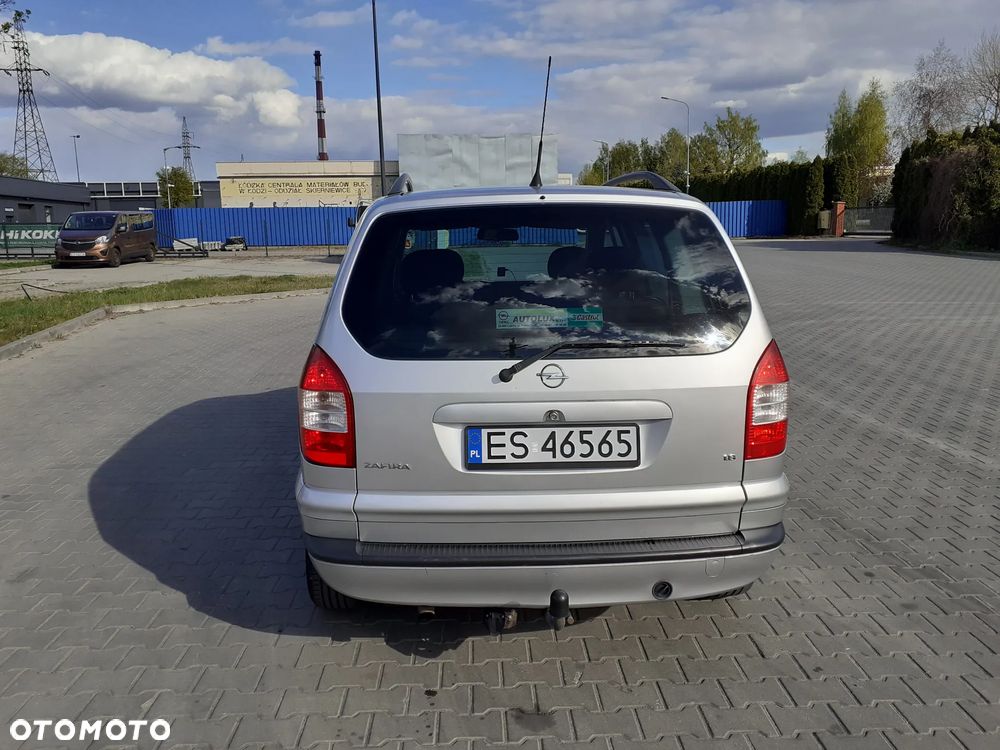 Opel Zafira 1.8 16V Elegance - 8