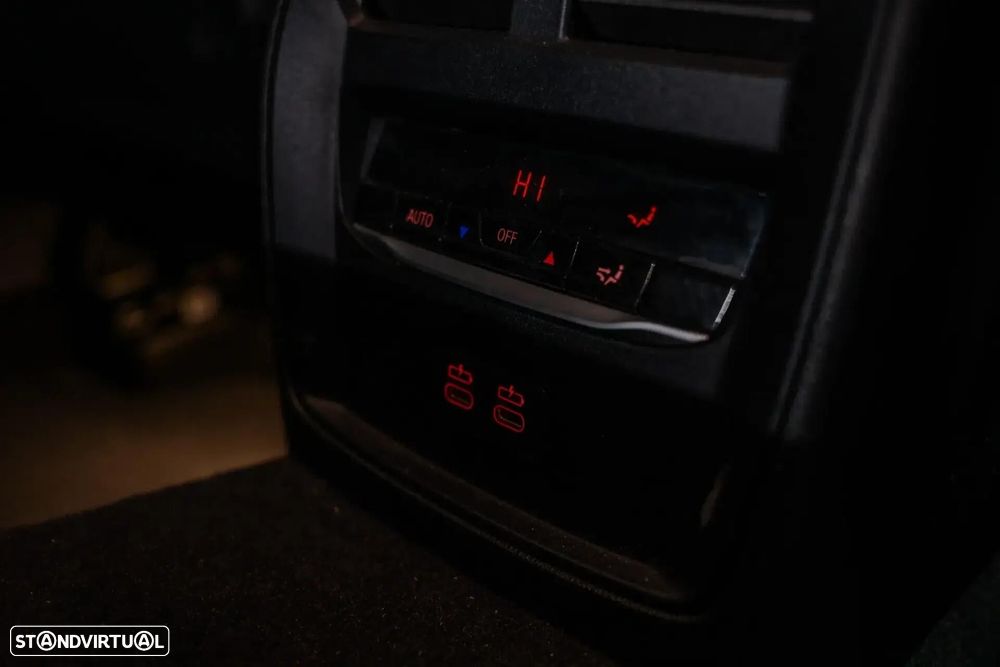 BMW 320 e Pack Desportivo M Auto - 23