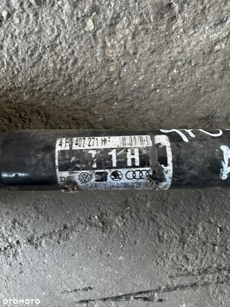 Półoś lewa przednia Audi A6 C6 automat  4F0407271H - 4