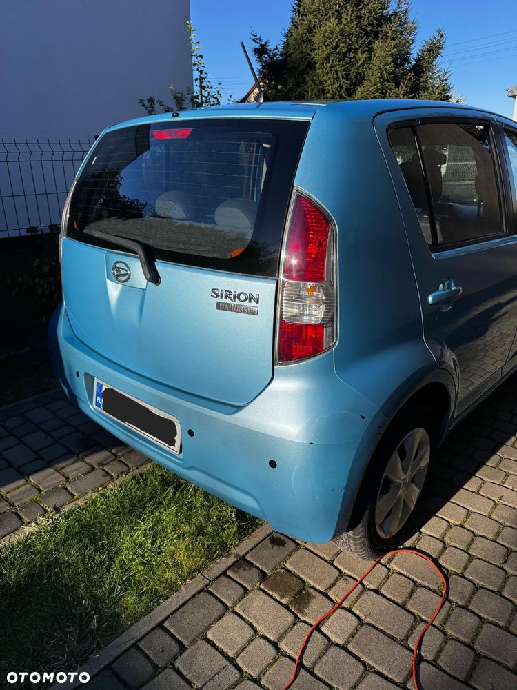 Daihatsu Sirion 1.0 - 4