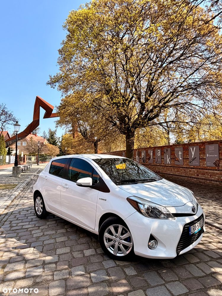 Toyota Yaris Hybrid 100 Premium - 1