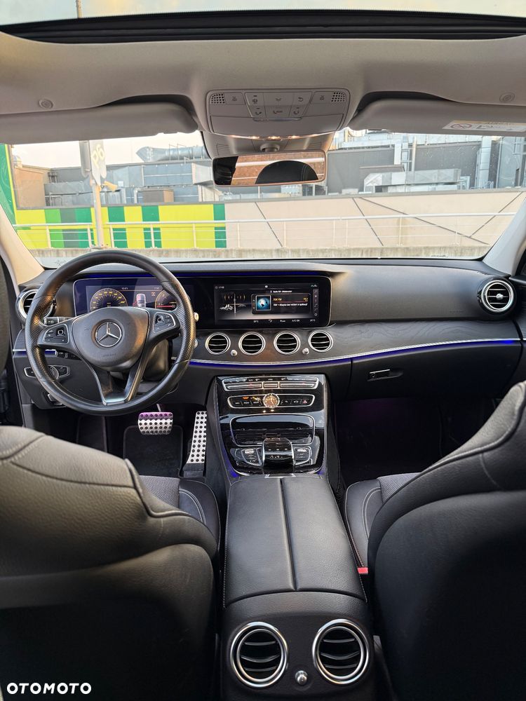 Mercedes-Benz Klasa E 220 d 4-Matic 9G-TRONIC - 18