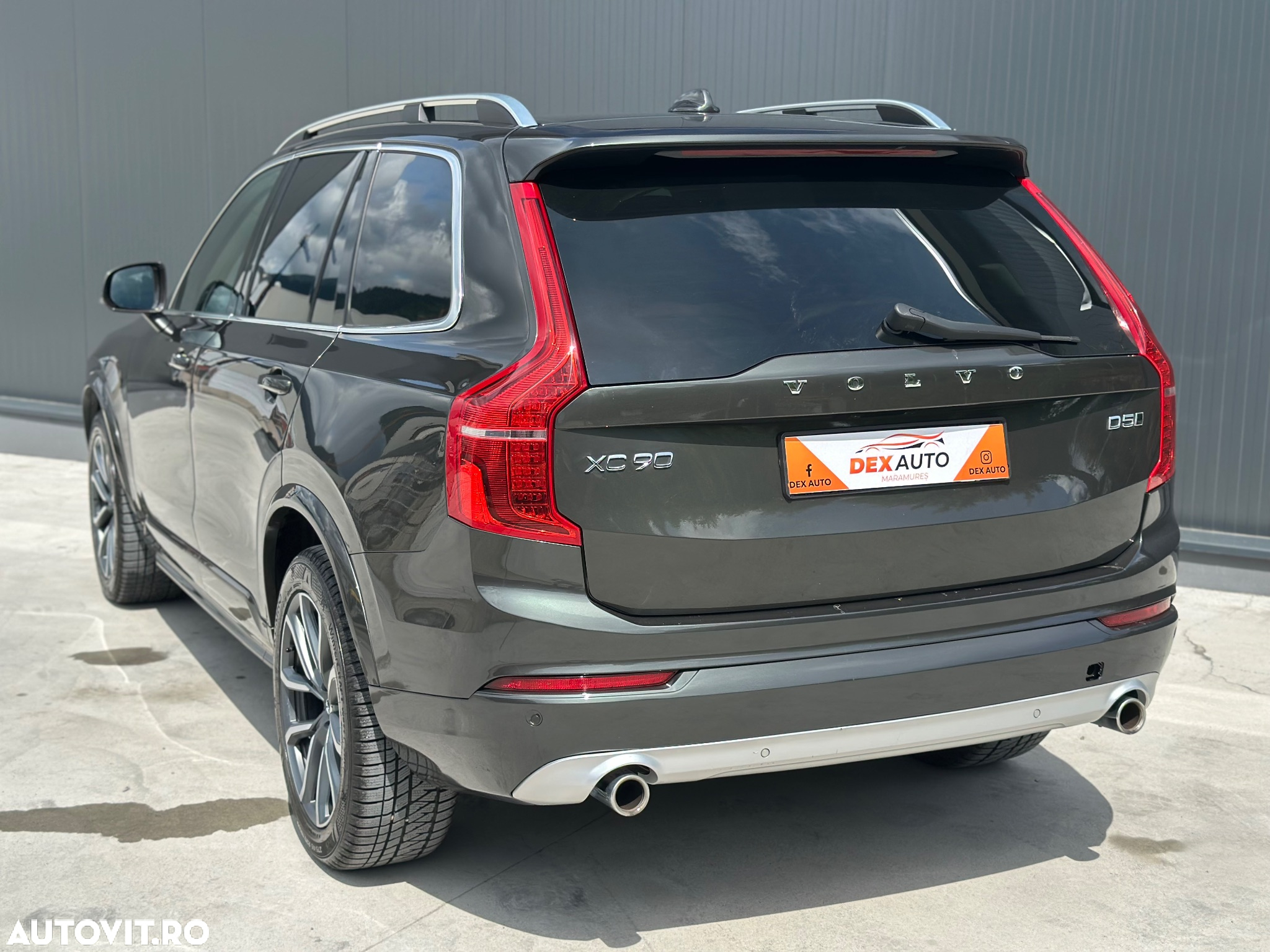 Volvo XC 90 D5 AWD Geartronic Momentum - 10