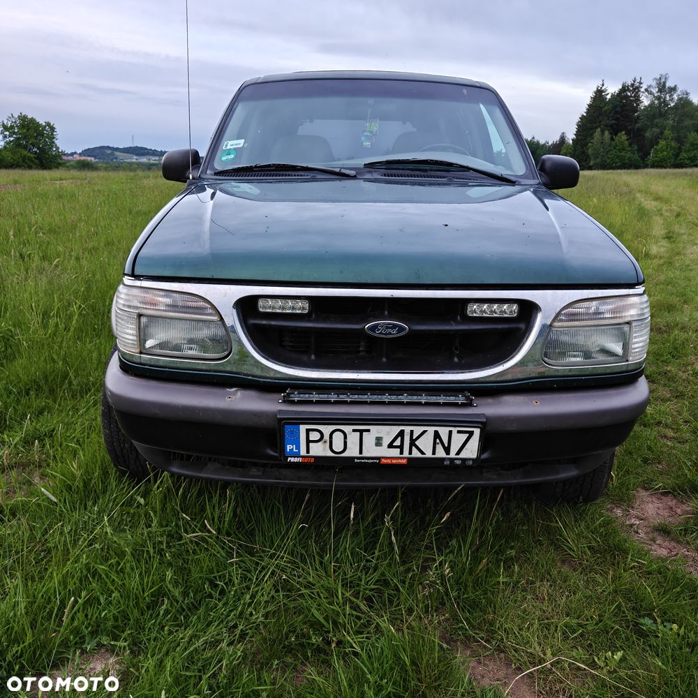 Ford Explorer - 1
